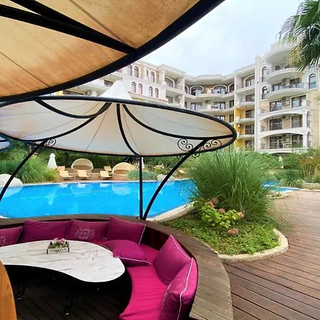 Bratanov Harmony Monte Carlo Apartment *