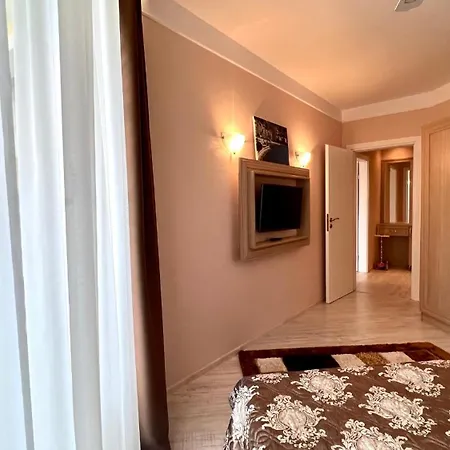 Bratanov Harmony Monte Carlo Apartment Slantschew brjag