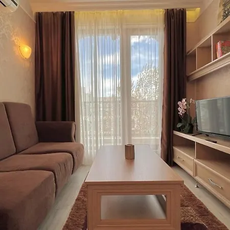 Bratanov Harmony Monte Carlo 公寓