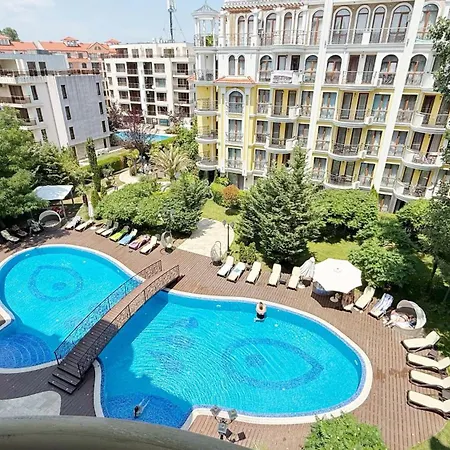 Bratanov Harmony Monte Carlo 公寓